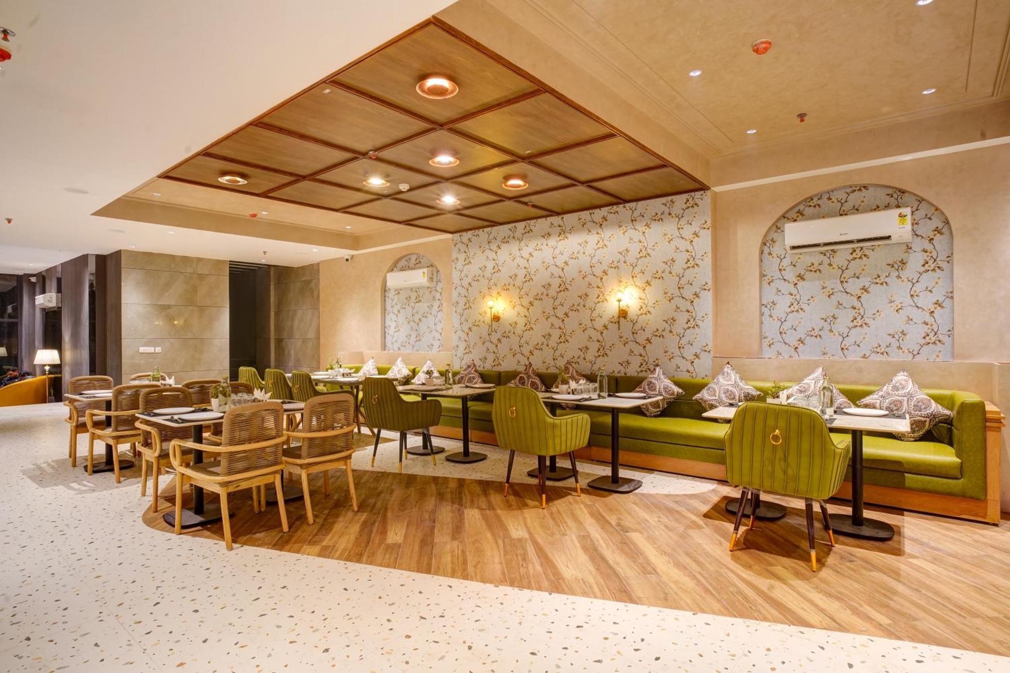 Hotel Iva Premium Delhi Airport With Airport Drop Nueva Delhi Exterior foto